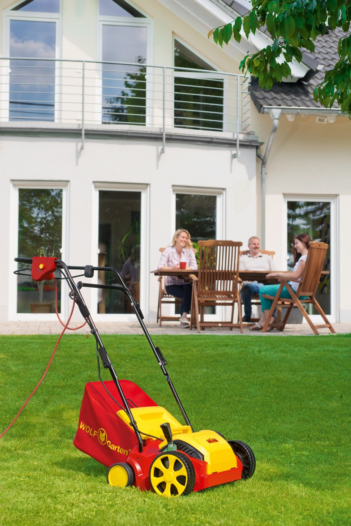 Scarificator si aerator de gazon electric Wolf-Garten VA 303 E 1300W