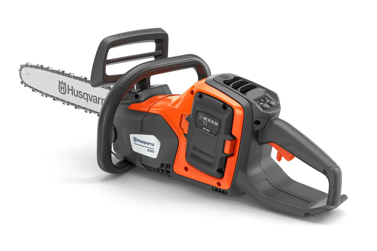Husqvarna 230i cu acumulator și încărcător