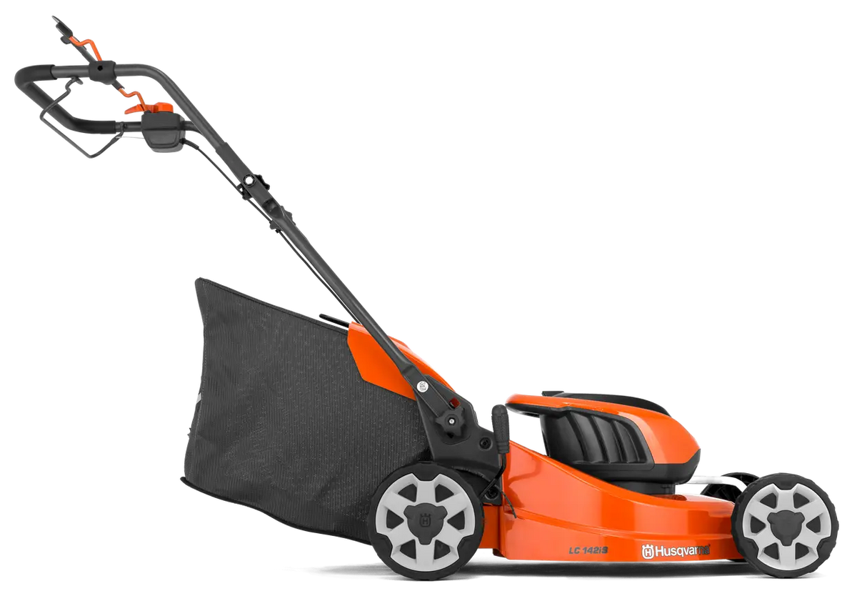 Husqvarna LC 142iS cu acumulator și încărcător