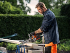 Husqvarna 215i cu acumulator și încărcător