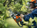 Husqvarna 215i cu acumulator și încărcător