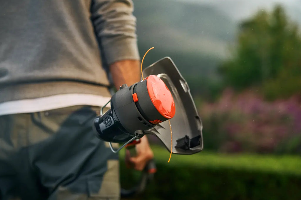 Husqvarna Aspire™ T28-P4A cu acumulator și încărcător