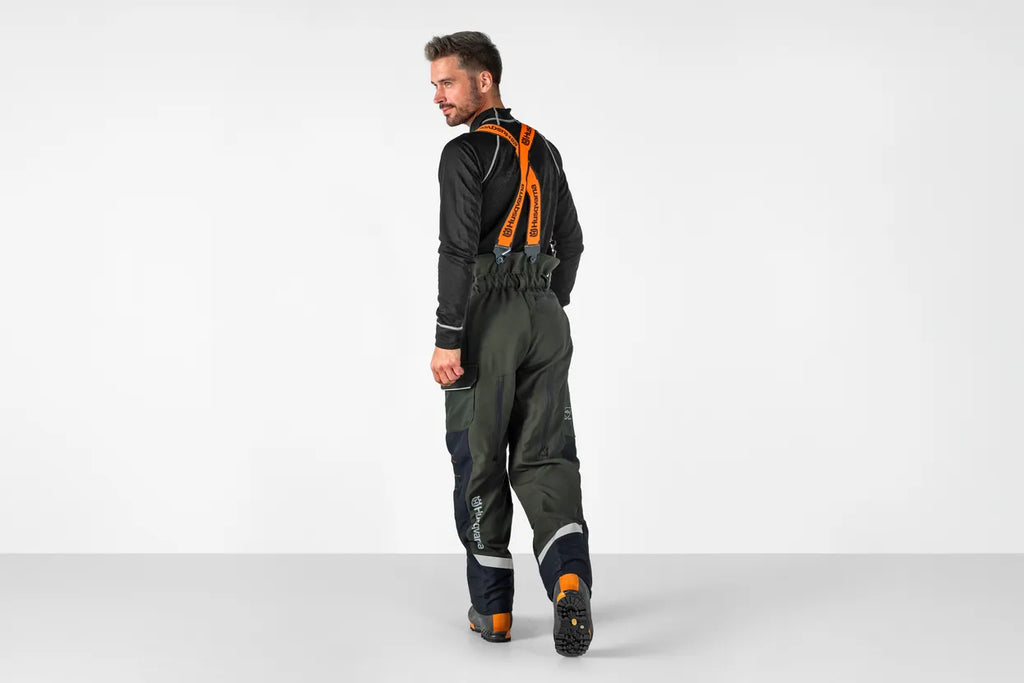 Pantaloni Husqvarna Functional cu protecție la motoferăstrău