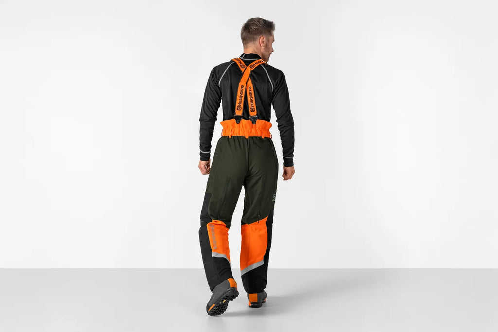 Pantaloni Functional Husqvarna cu clasa 2 de protecție la motoferăstrău