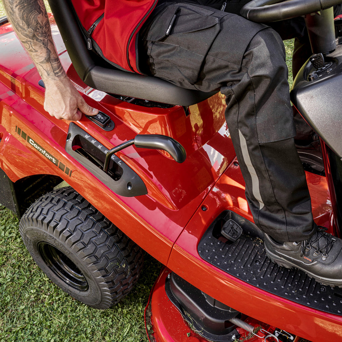 tractoras tuns gazon, latime taiere 103cm hydro SOLO byAL-ko T18-103.4 HD-A V2 T Comfort pro, cu motor Pro600 586cc 9.0kW