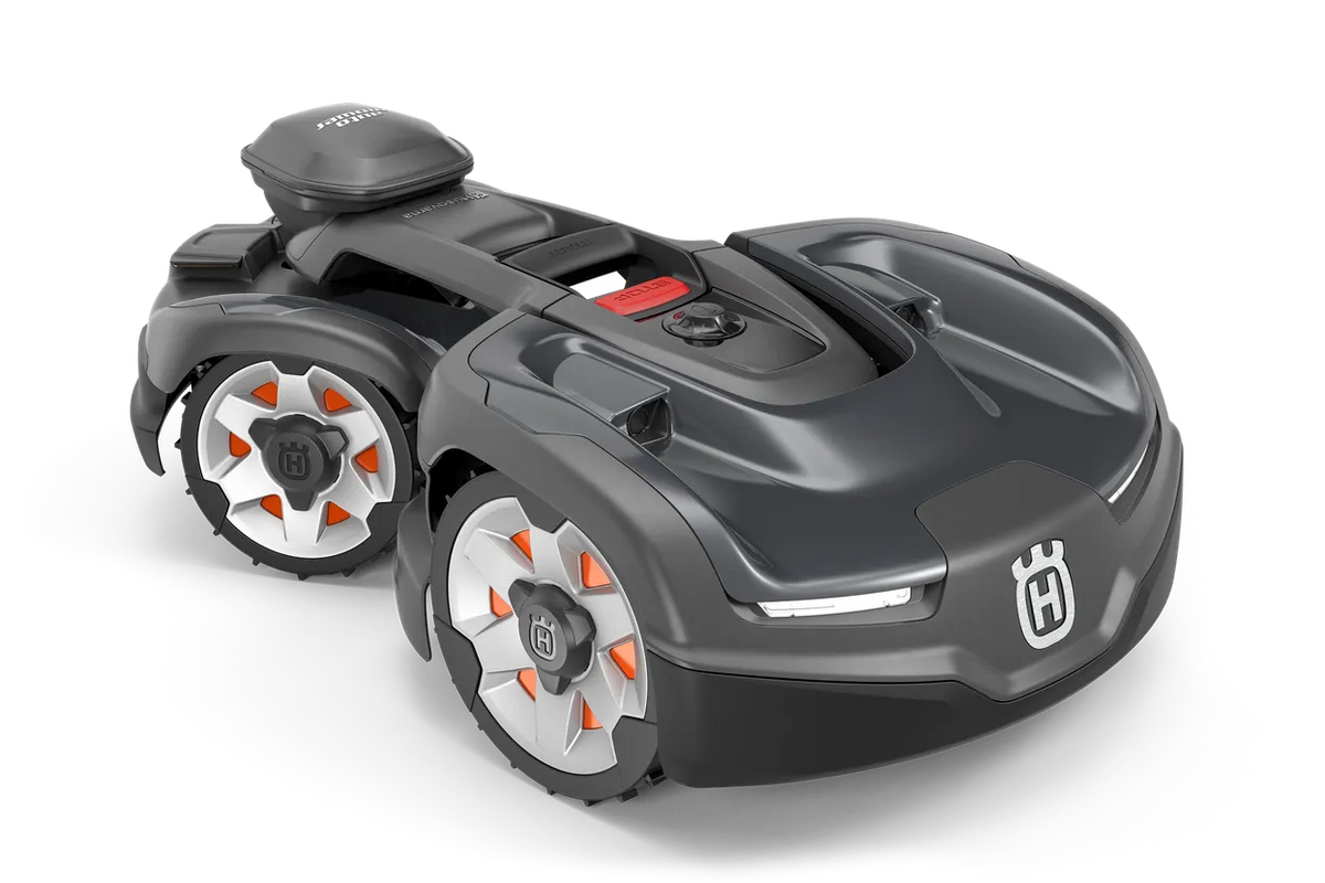 PACHET: Husqvarna Automower® 435X AWD NERA cu tehnologie fără cablu de perimetru + stație de referință